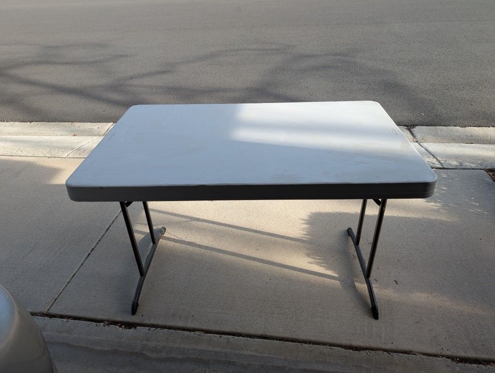 48x30 Lifetime Table With Folding Legs.