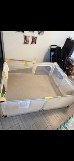 Baby playpen