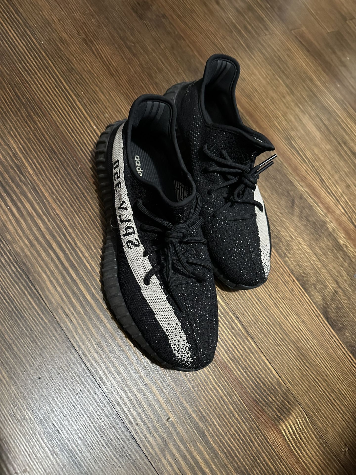 Yeezy Boost 350 V2 Oreo