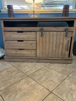 Credenza cabinet