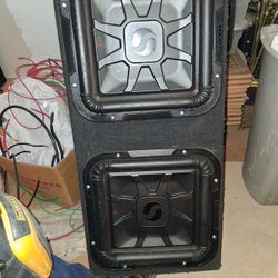 Kicker Solobaric Dual 12 Inch Woofers Ìn Box