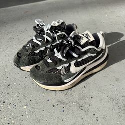 Nike sacai VaporWaffle Black/Summit White Sz 4 M / 5.5 W