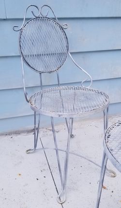 4 vintage ice cream metal chairs