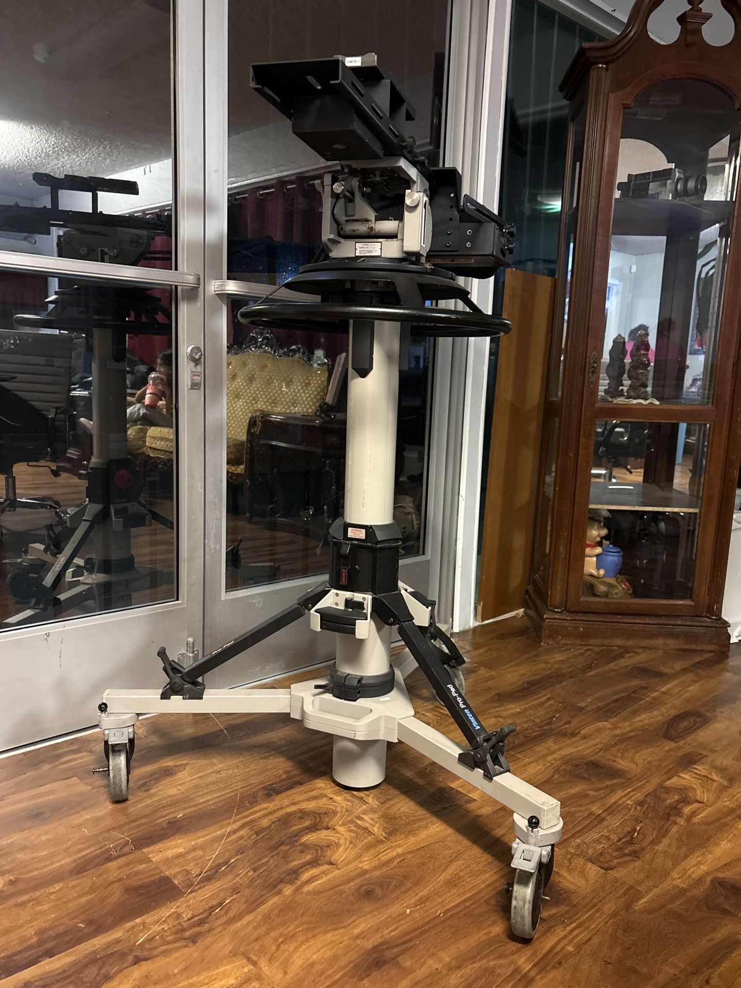 Vinten Pro-Ped Broadcast Pedestal + Vinten 3076 Head + Listec Teleprompter – Complete TV Studio Setup 