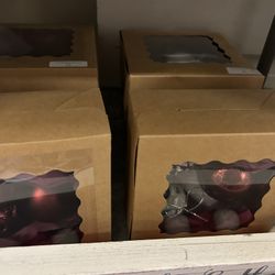 Gift Box Set of 4 Ornaments