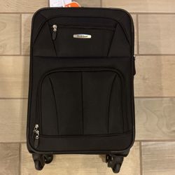 Rockland Carry On Suitcase