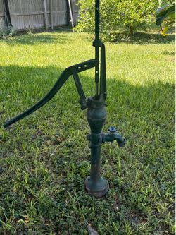 Vintage hand held water pump (new)