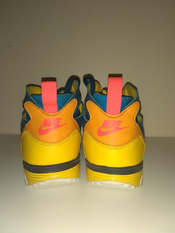 Nike air trainer hurache green abyss/blue lagoon. Size 5.5 kids