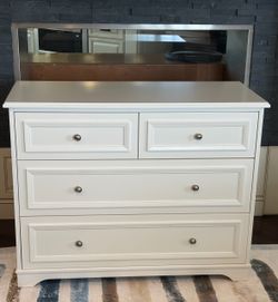 Pottery Barn white, 4 drawer, Fillmore dresser