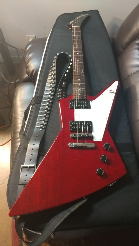 (2015) Gibson Explorer Solid Body Electric Guitar (Glossy Red) w/ Original Padded Gig Bag For Sale!!!
