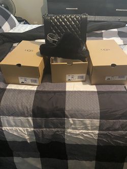 Uggs sandals with matching purse