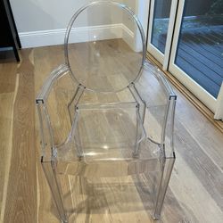 MUST SELL! BEST OFFER! LOUIS GHOST chair by Philippe Starck from Kartell.