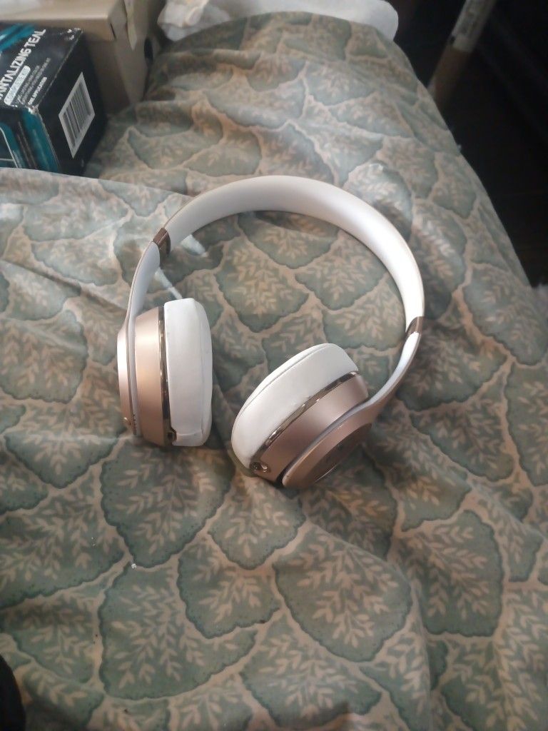 Beats By Dre Wireless Headphones