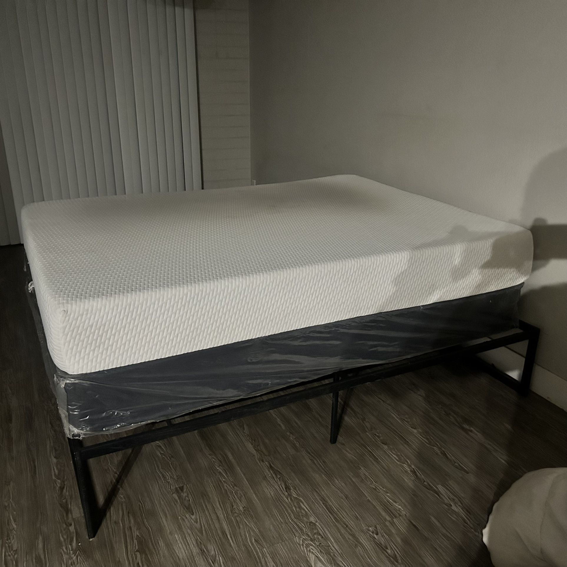 2 Queen Sized Bed $100 Or OBO Temperpedic Mattress