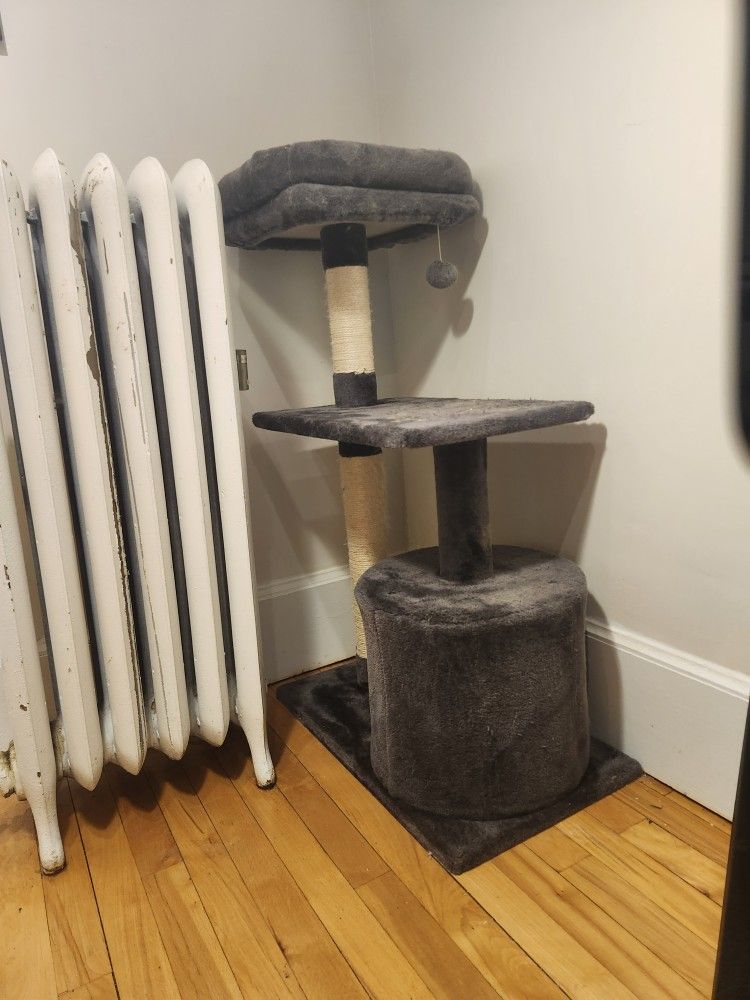 Cat Tree & Pet Grooming Dryer for Sale in Malden, MA OfferUp
