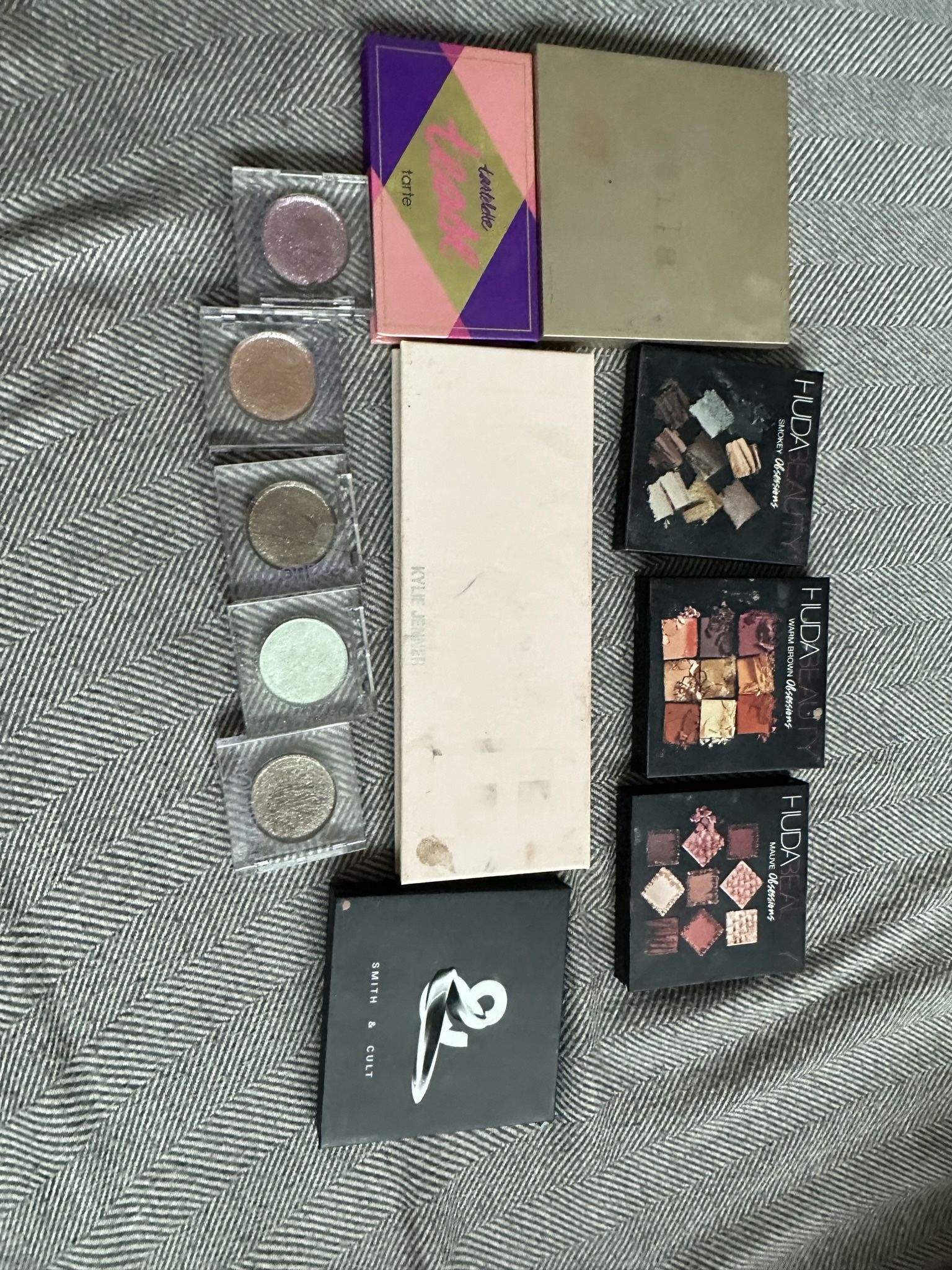Lots of eye Shadows