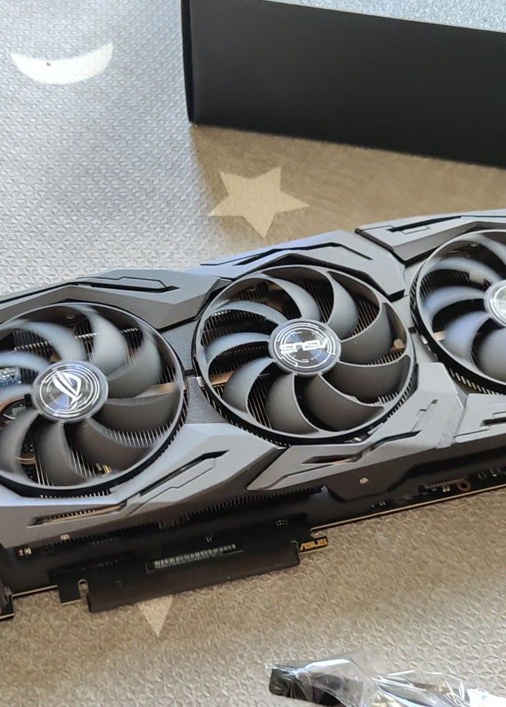 Asus ROG Strix RTX 2070 Super GPU graphics card