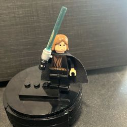 Lego Star Wars - Anakin Skywalker - Trans-Light Blue Light-up Lightsaber Minifigure