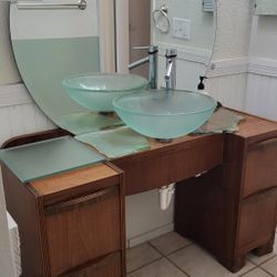 Antique Vanity With Mirror