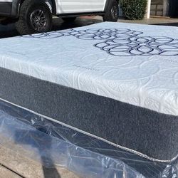 Queen Bamboo Cool Gel Memory Foam!!