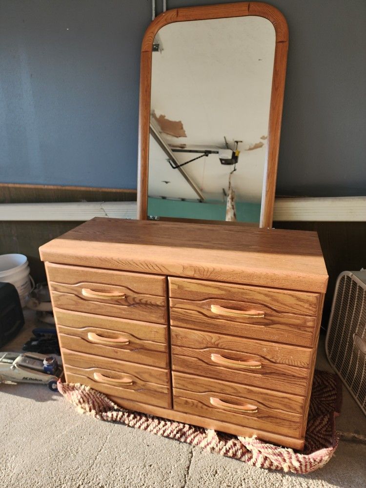Solid Oak Dresser w/Mirror Orman Grubb