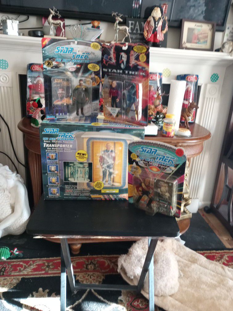 Star Trek Figures And A Lot More Items