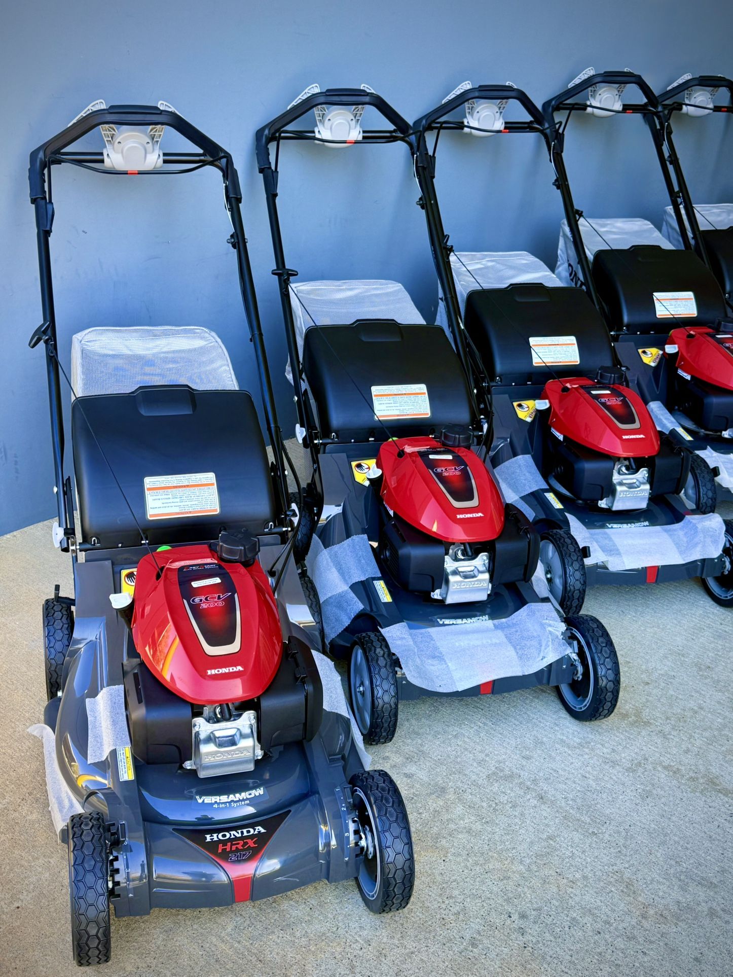 Brand new Honda 21 in. Nexite Variable Speed 4-in-1 Gas Walk Behind Self-Propelled Mower with Select Drive Control. Model # HRX217K6VKAD