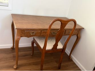 Desk Queen Anne & Chair