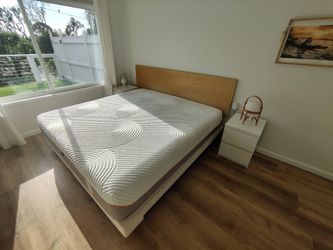 Tempur-Pedic Contour Supreme mattress and bed (Size Cal King