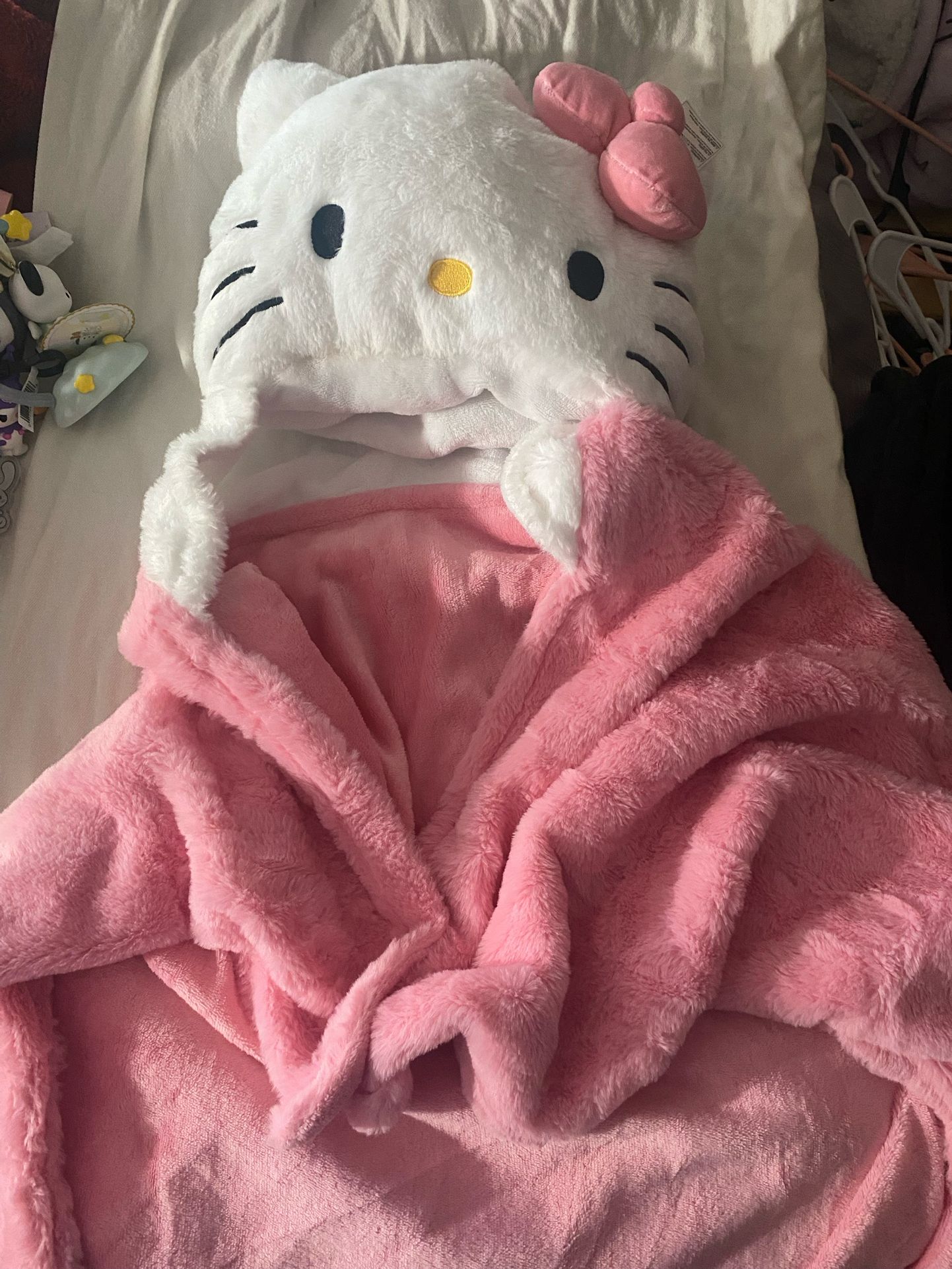 Hello Kitty Wrap Blanket