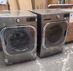 LG Thin Q Jumbo Washer & Dryer Set