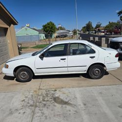 Nissan Sentra White 4-Door Sedan