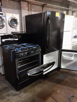 2 pc set GE bottom freezer fridge and gas stove in excellent conditions with 4 months warranty