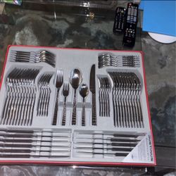 60 Piece Kitchen Utensils Set