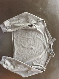 Cut-out shoulder gray sweatshirt