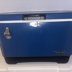 Blue Igloo Cooler With Bottle Opener 