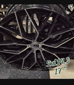 Clean 17s ready to mount! 🛞🔥 ​⚡ Size: 17" 💥 Bolt Pattern: 5x114.3 🚗 Fits: Honda, Toyota, Nissan, Hyundai, Kia, Lexus & more! ​📍 Phoenix Tires & W