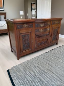 SIDEBOARD BUFFET PIECE