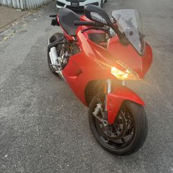ducati supersport 