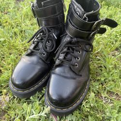 Doc Martens Buckle Combats ~ 9 M