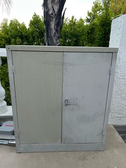 Metal cabinet