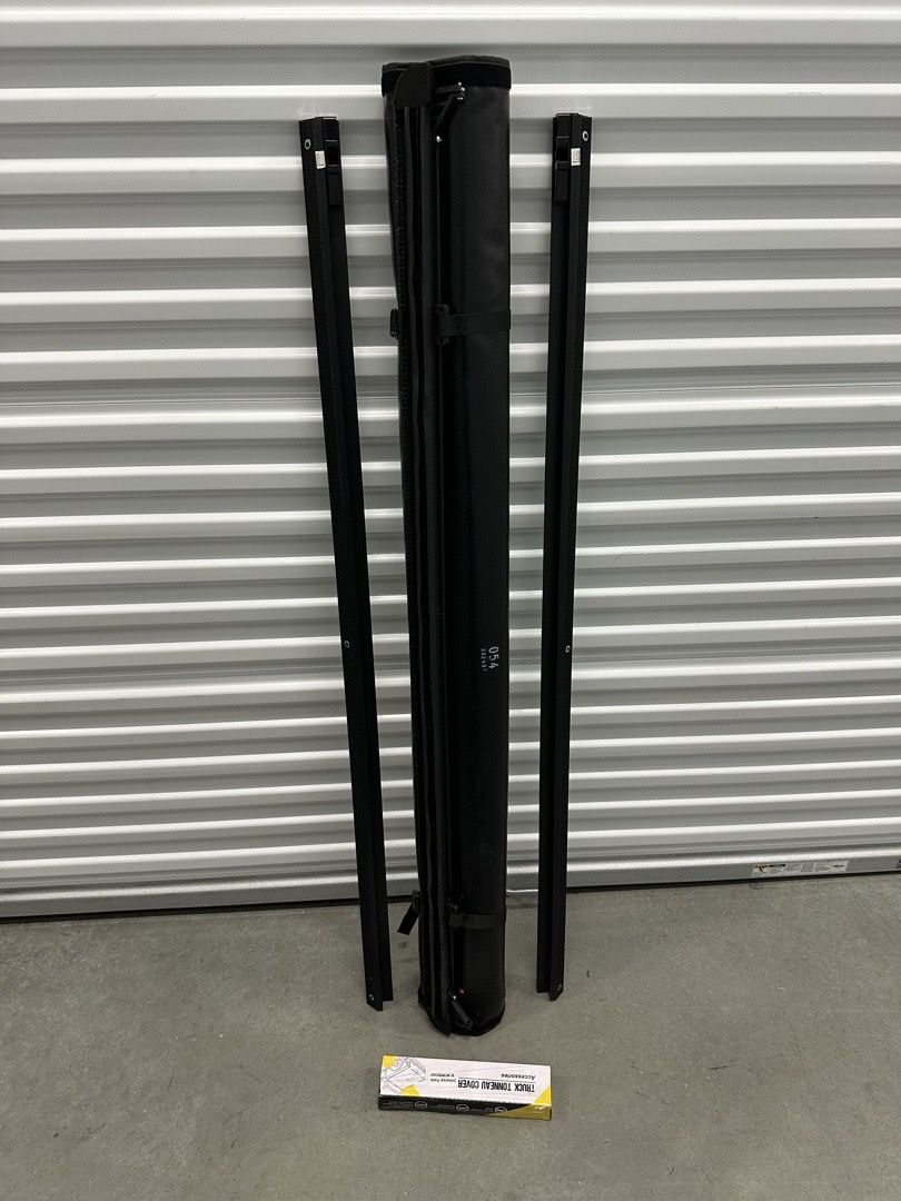 05-15 Toyota Tacoma With 5Ft Bed, Soft Roll-Up Tonneau Cover // Tapa Suave De Lona