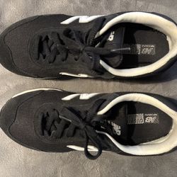 Womens New Balance- 9