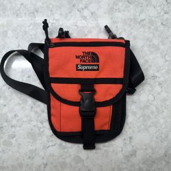Supreme x The North Face RTG Utility Pouch – Bright Red (Authentic)