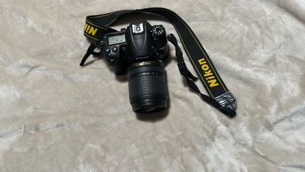 📸 Nikon D7000 DSLR Camera + Nikon DX VR Lens — Great Condition