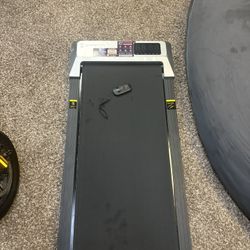 Flat treadmill