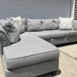Beautiful Gray Sectional Couch!😍