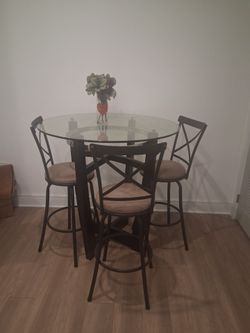 N̈ice dinette set