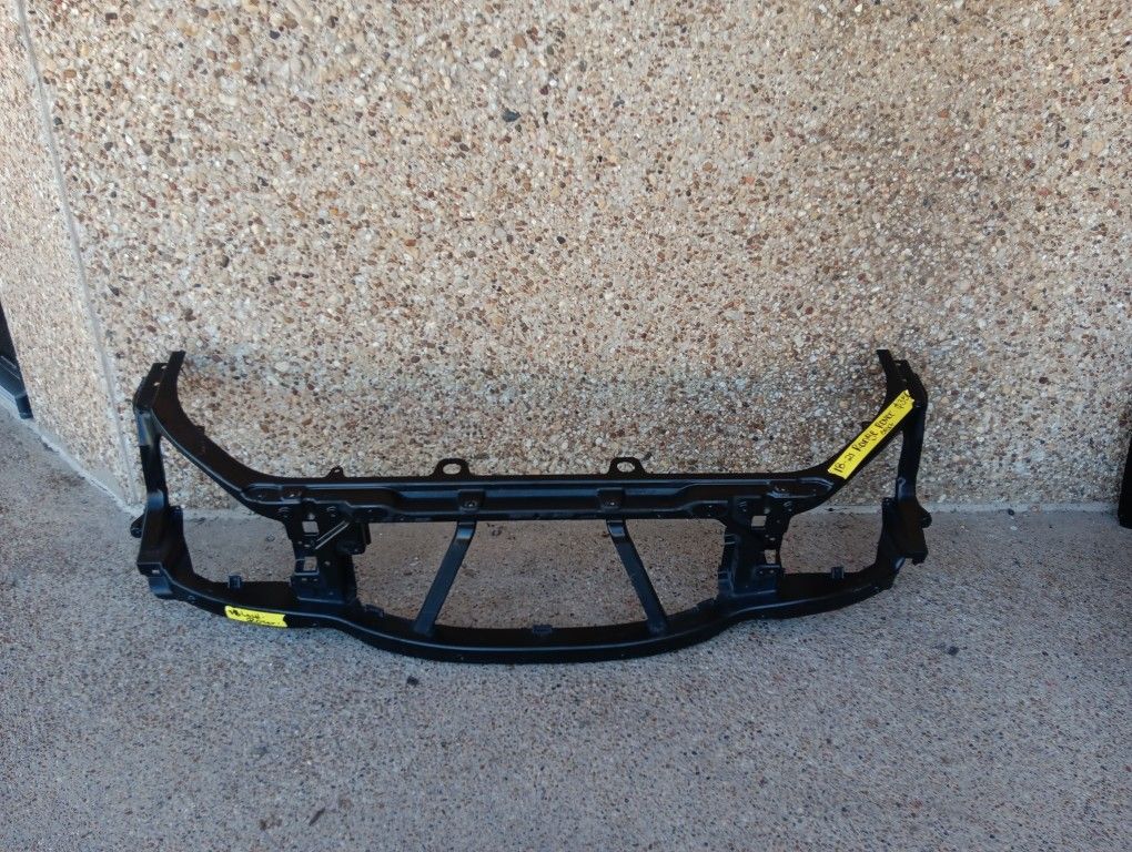 2018-21 Range Rover Sport Radiator Support 