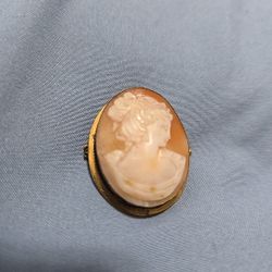 Vtg. Gold Plated Beautiful Lady Cameo Brooch Pin/Pendant Very Rare!